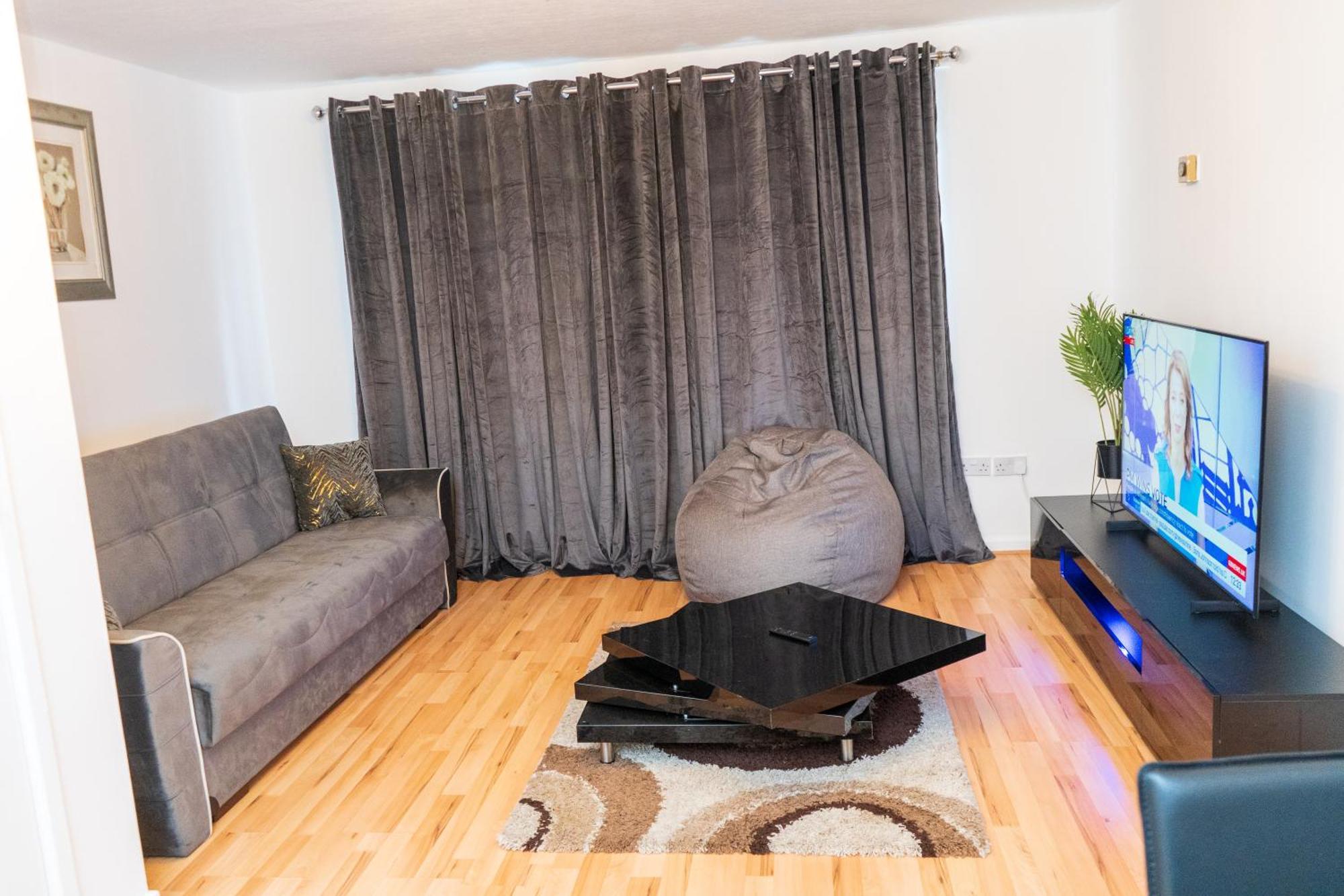Cosy 2 Bed With Parking Near Piccadilly, Etihad Stadium And Coop Live Sleeps Up To 5 Villa Manchester Bagian luar foto