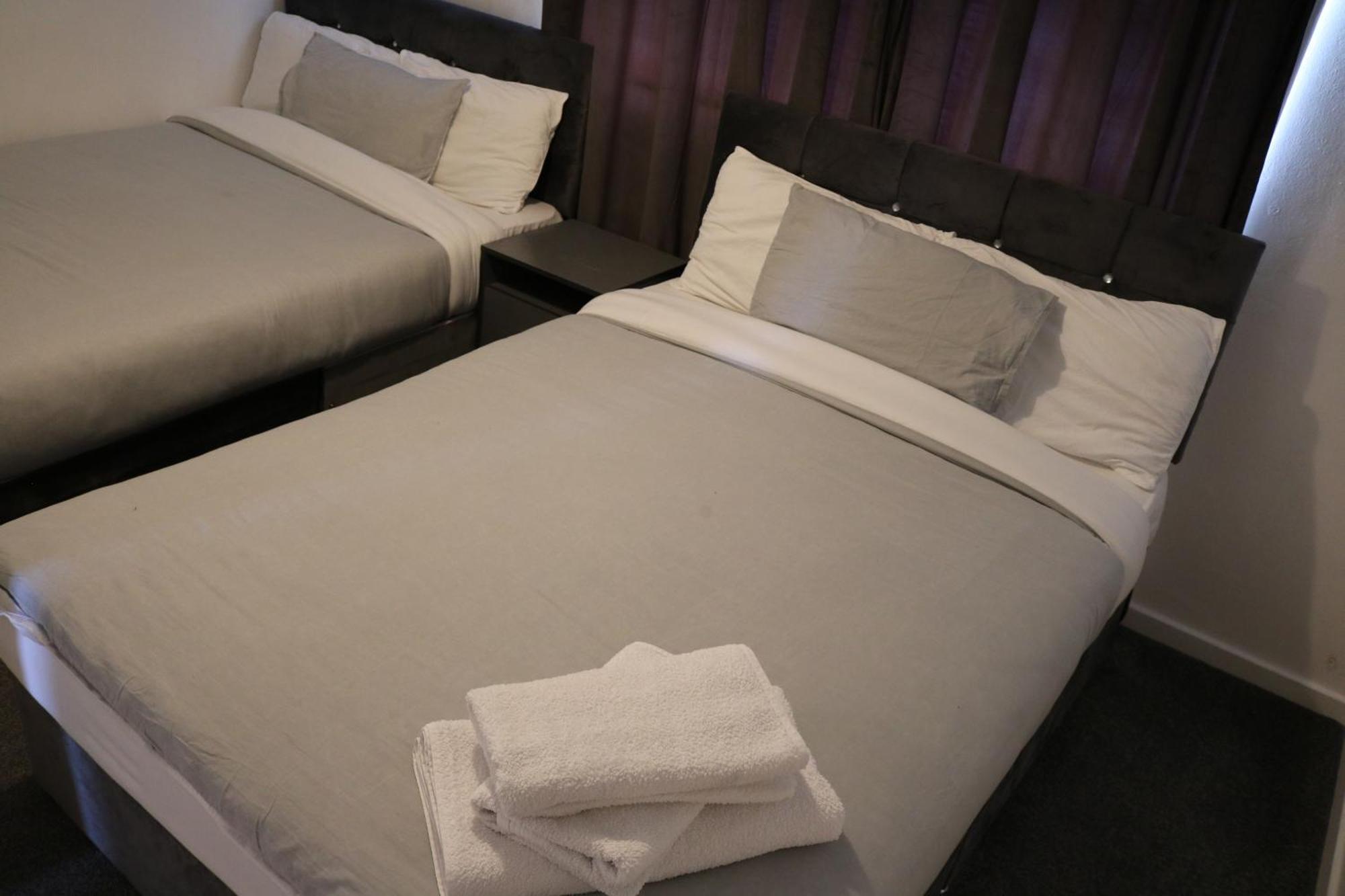 Cosy 2 Bed With Parking Near Piccadilly, Etihad Stadium And Coop Live Sleeps Up To 5 Villa Manchester Bagian luar foto
