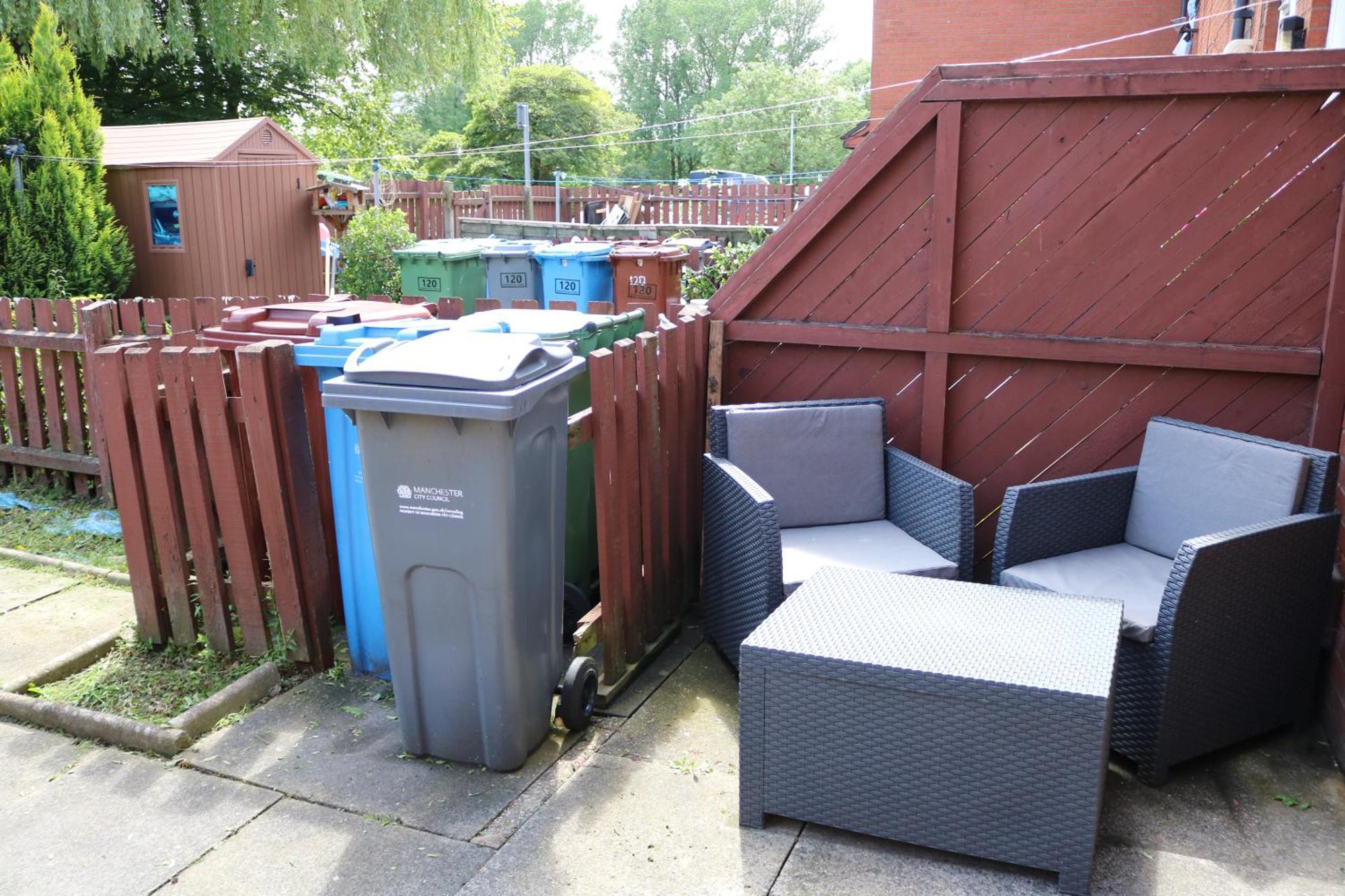 Cosy 2 Bed With Parking Near Piccadilly, Etihad Stadium And Coop Live Sleeps Up To 5 Villa Manchester Bagian luar foto